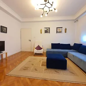 https://city-center-cozy-apartment.albaniahotels.org